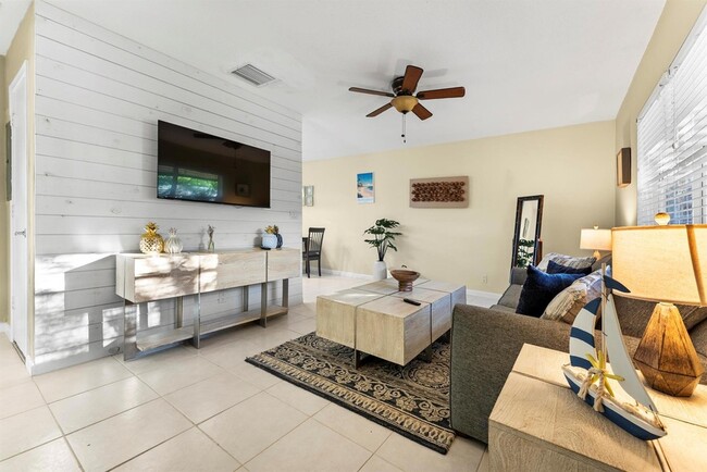 Photo - 630 Allen Ave Apartment