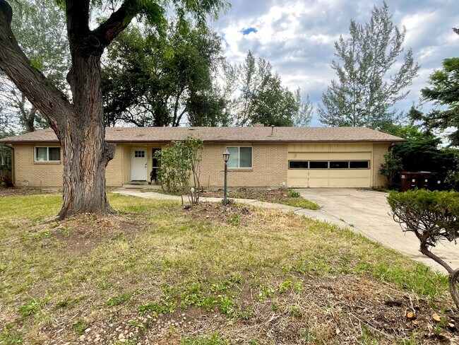 Building Photo - Charming 1 Level House 3 Bed, 2 Bath with ...