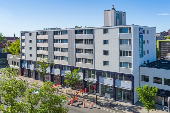 Building Photo - Avenue Tower