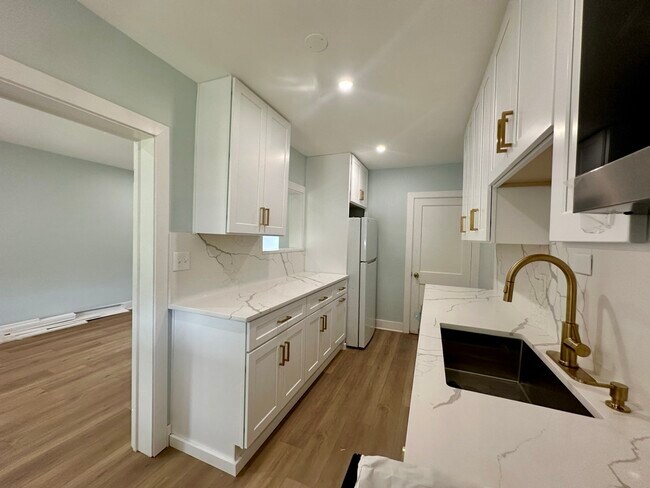 Foto del edificio - 863 Bosley Ave