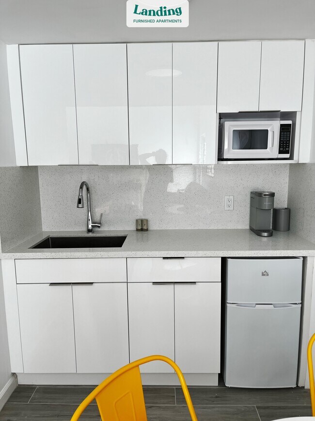 Foto del edificio - 6570 SW 56th St