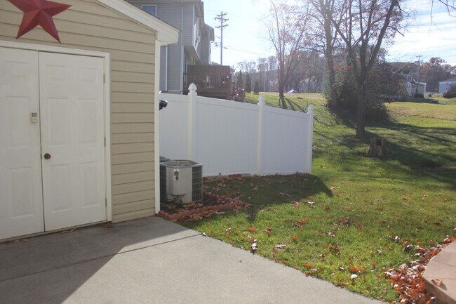 Foto del edificio - Two Master Suite Townhouse in Avalon Woods