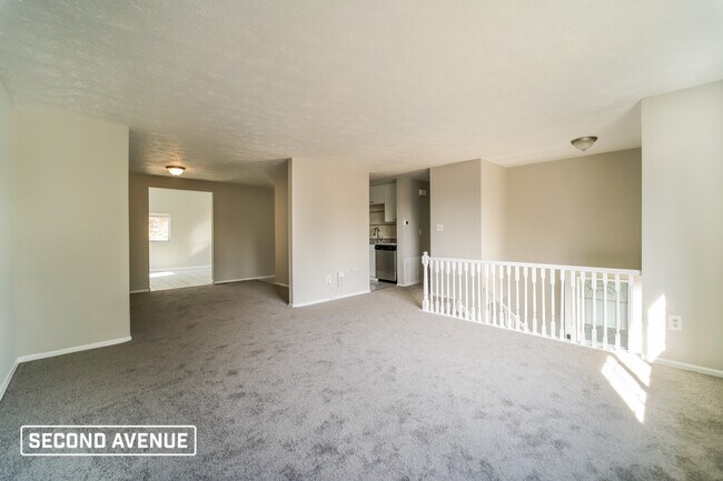Building Photo - 1758 Ivanhoe Dr