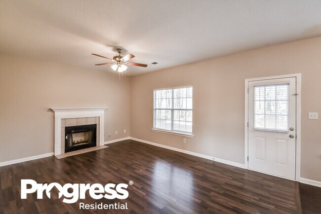 Building Photo - 19 Woodlake Dr