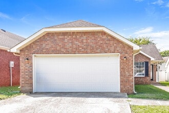 Building Photo - 617 Freedom Ct