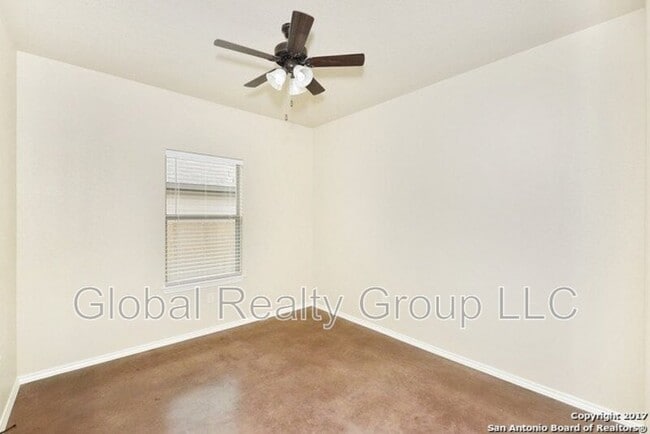 Foto del edificio - 2557 Pahmeyer Rd