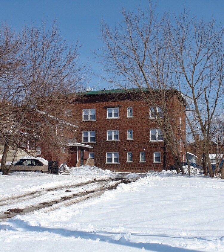 Building Photo - 927 Copley Rd