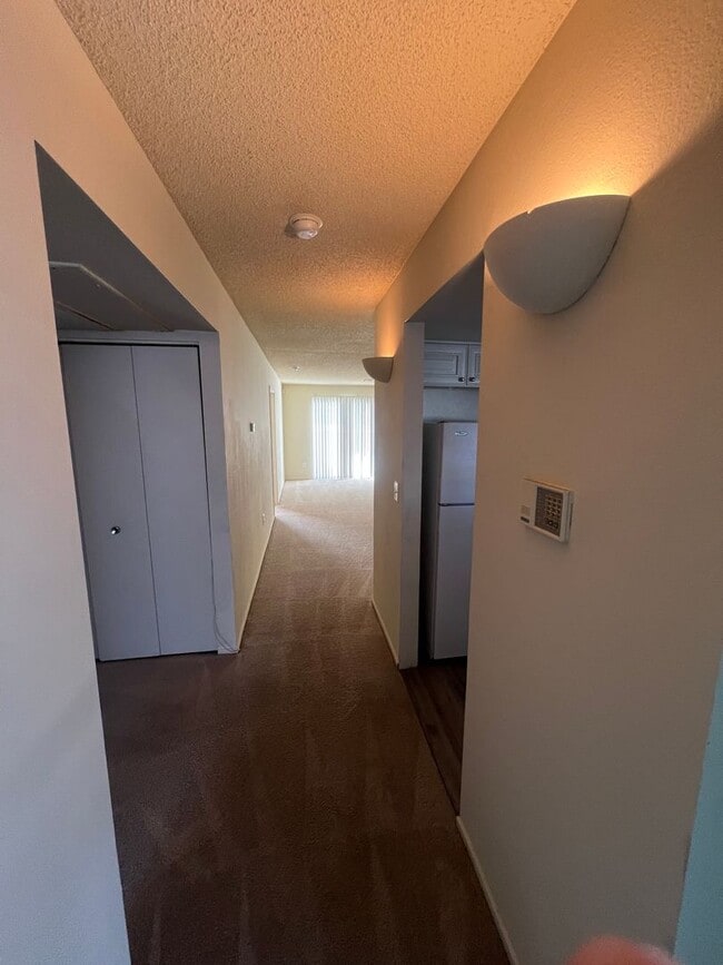 Building Photo - Remodeled 2 bedroom condo