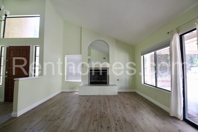 Building Photo - 15730 Via Calanova