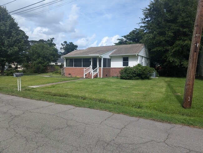 Building Photo - 202 Kay Rd