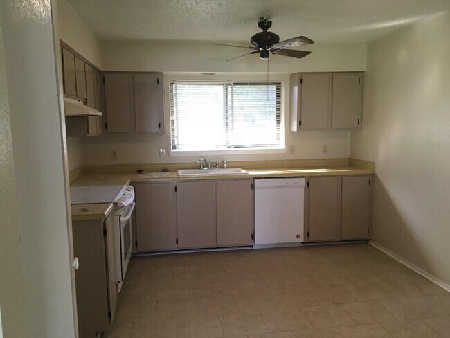 Photo - 501 Marilyn Dr House