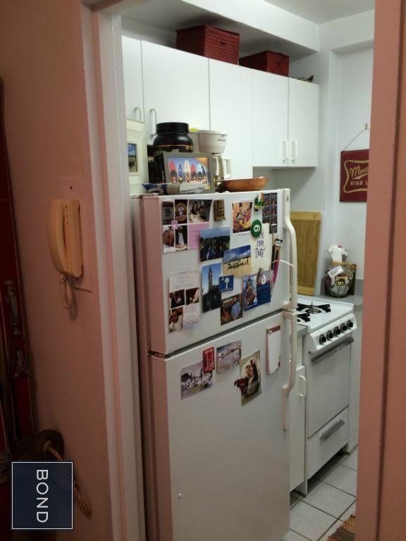 Foto del edificio - 301 E 73rd St