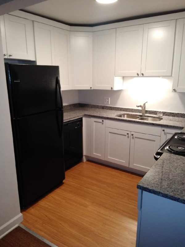 Building Photo - 490 St Moritz Dr