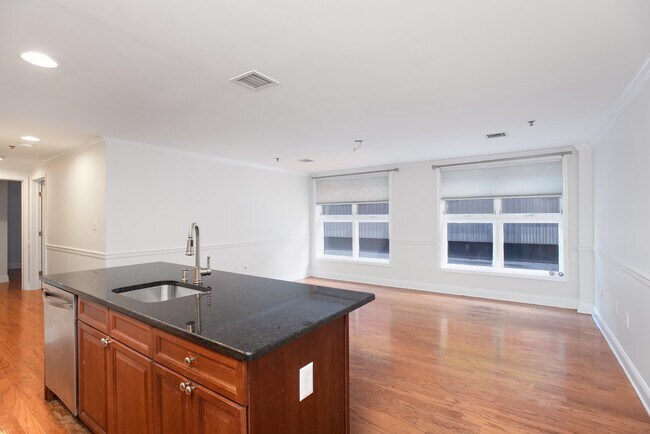 Foto del edificio - 1330 Clinton St