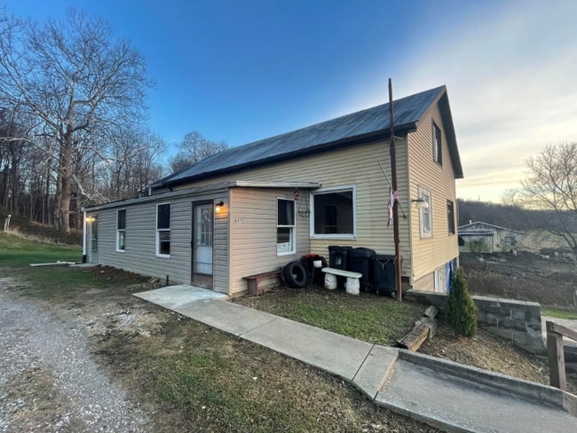 Building Photo - 8975 Lee Ln
