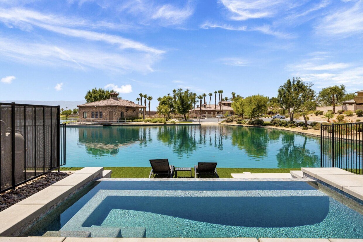 Primary Photo - 43073 Armonia Ct
