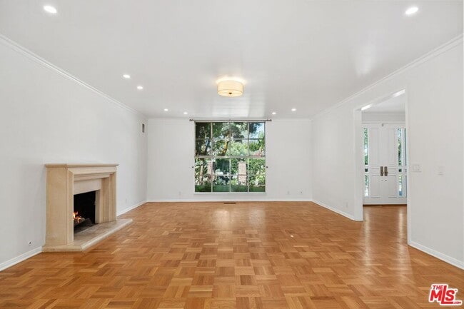 Building Photo - 517 Elm Dr