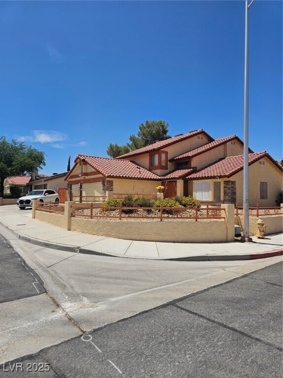 Primary Photo - 8600 Abanico Ct
