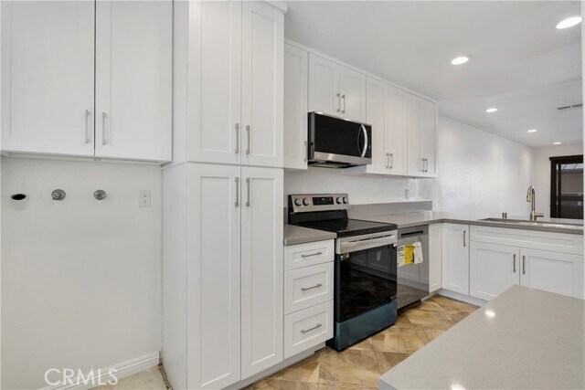 Building Photo - 350 Burchett St