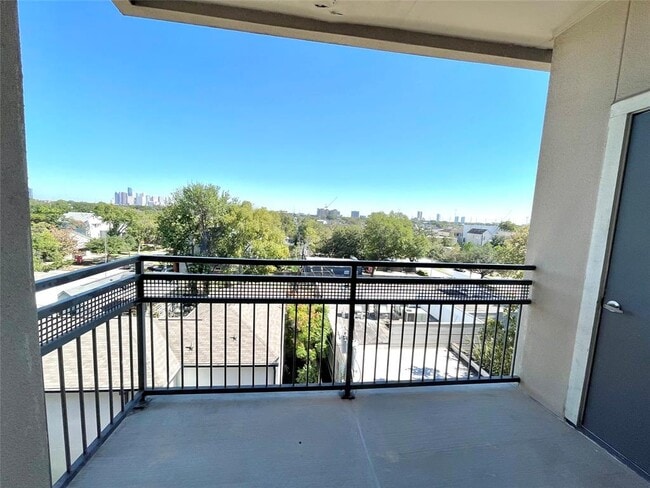 Foto del edificio - 2300 Richmond Ave.