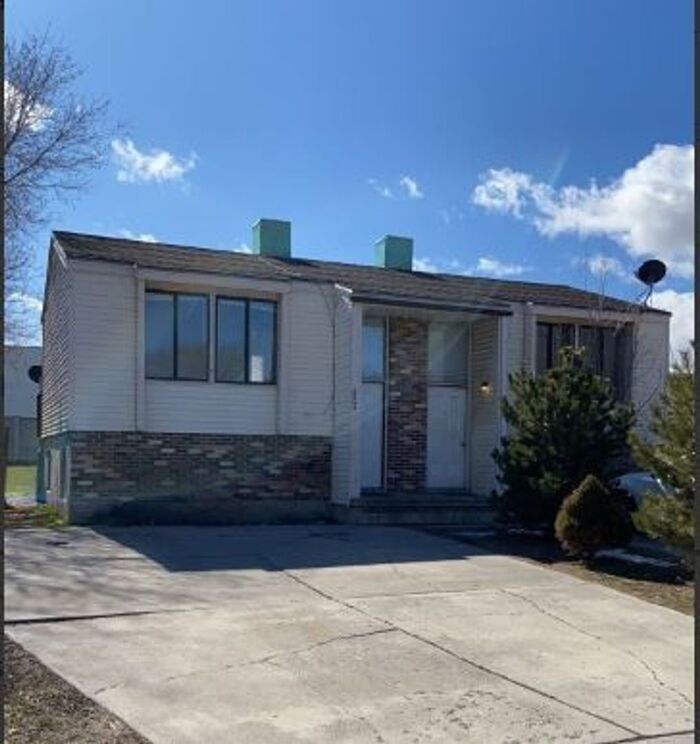 Foto principal - Spacious 2 Bedroom Duplex In West Valley City