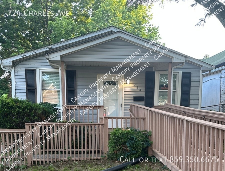 Photo - 724 Charles Ave-