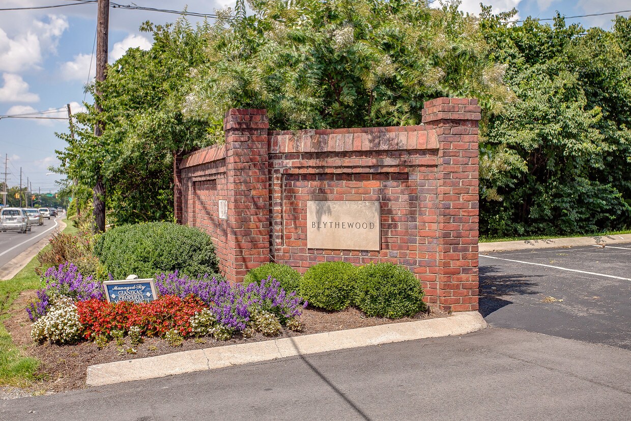 Blythewood Apartments 3510 Hillsboro Pike Nashville, TN