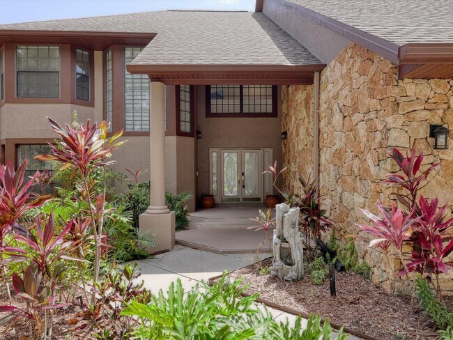 Building Photo - Unfurnished Annual Rental Available