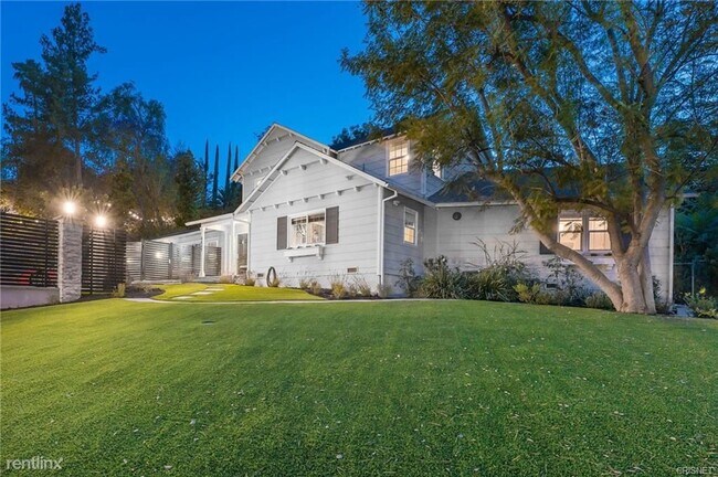 Building Photo - 4 br, 3 bath House - 4641 Caritina Dr