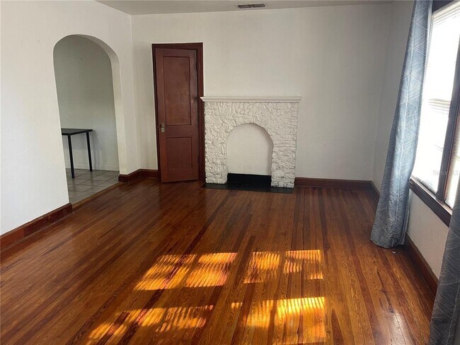 Foto del edificio - 1002 Drew St