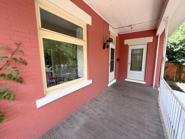 Building Photo - Single Family Victorian WITH extra kitchen...