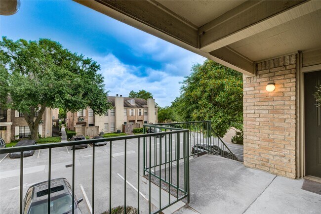 Foto del edificio - 14600 Fonmeadow Dr