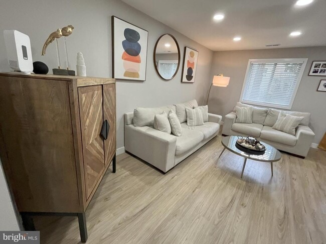 Building Photo - 402 Mulberry Cove