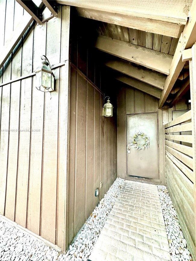 Foto del edificio - 497 N University Dr