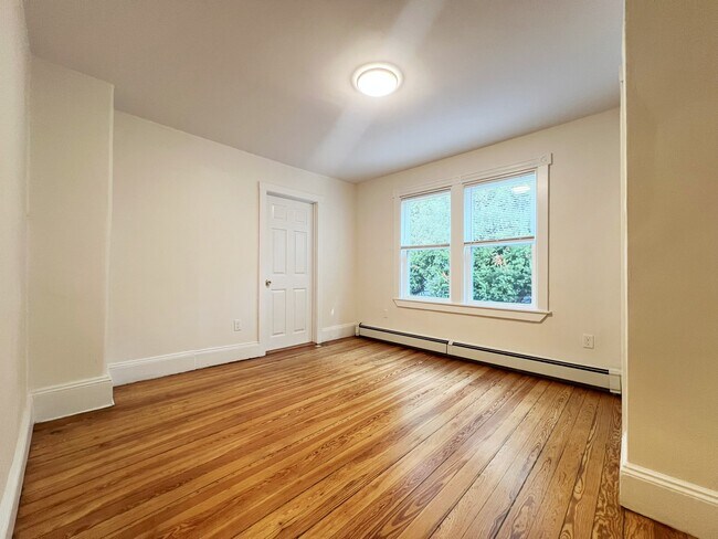 Foto del edificio - 1832 River St