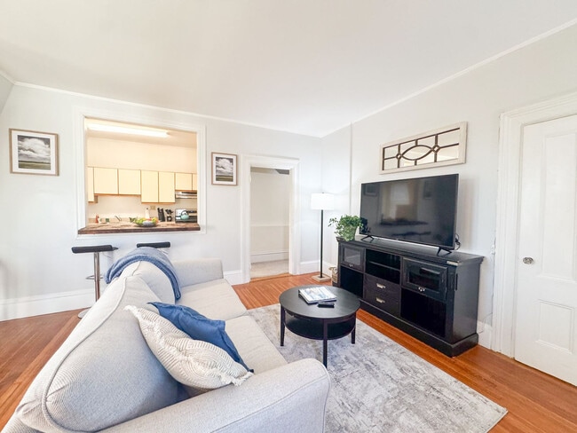 Building Photo - 39 Cypress St