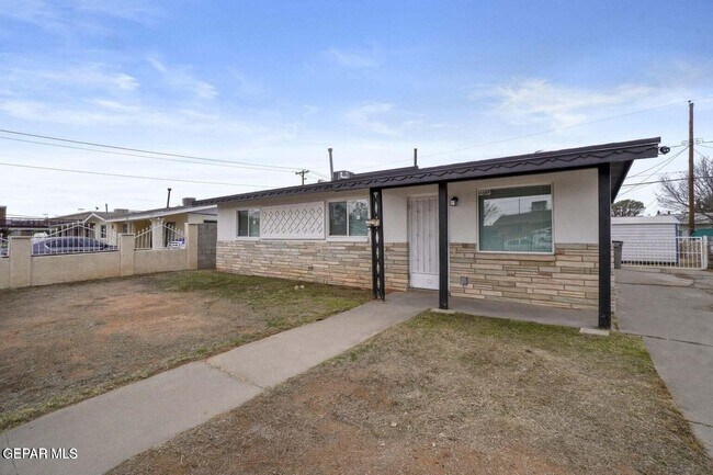 Foto del edificio - 5316 Saxon Dr