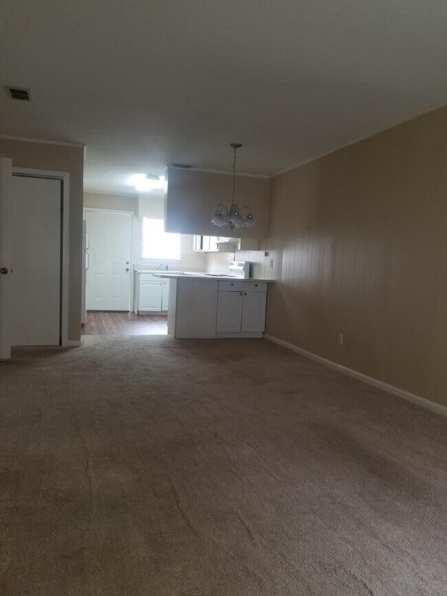 Building Photo - 1503 W Highland Ave