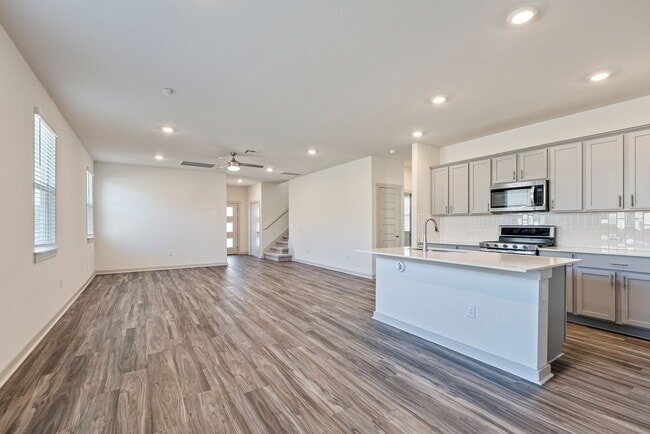 Building Photo - Stunning 4 bedrooms, 3 bathrooms home in Parker Station!!!