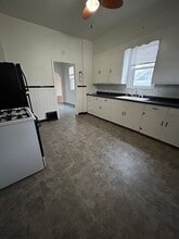 Building Photo - 628 7th St S