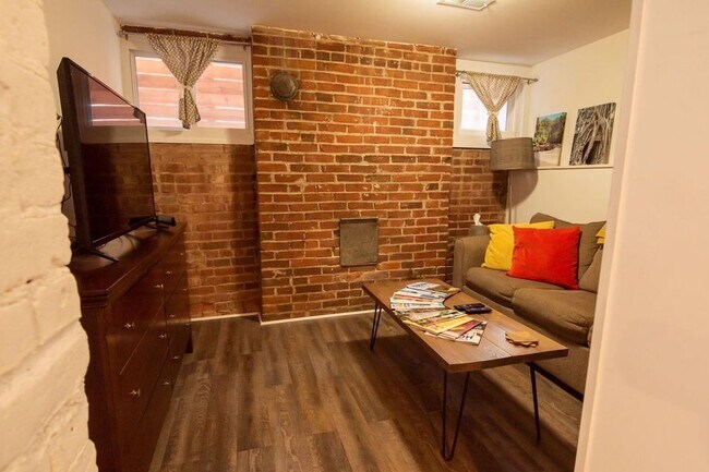 Foto del edificio - 2235 York St