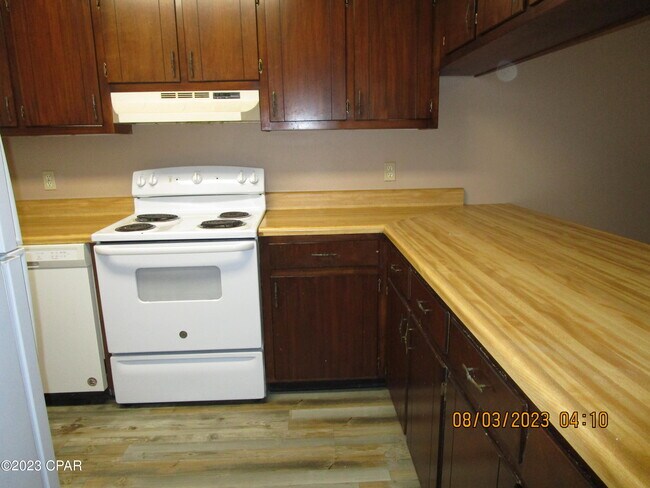 Foto del edificio - 6913 Cherry St