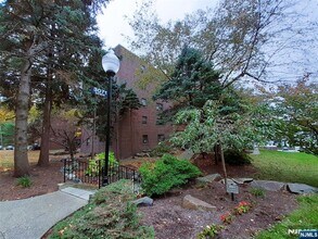 Building Photo - 3071 Edwin Ave