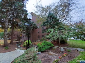 Building Photo - 3071 Edwin Ave