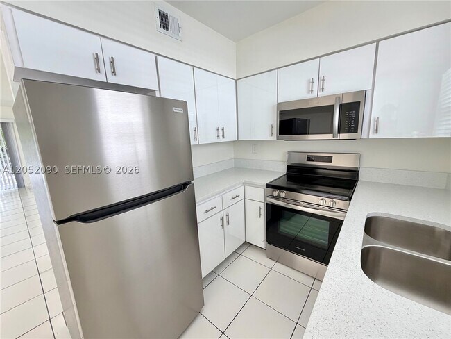 Foto del edificio - 2352 NE 9th St