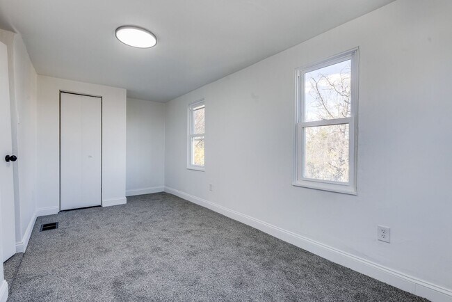 Foto del edificio - 2439 Arlington Ave