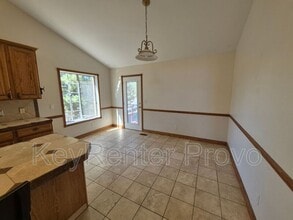Building Photo - 75 S Astor Ln