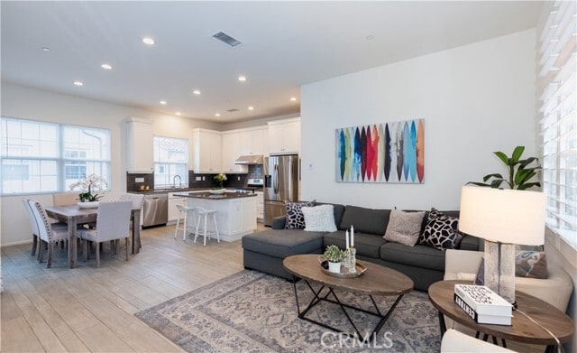 Building Photo - 53 Strawberry Grove