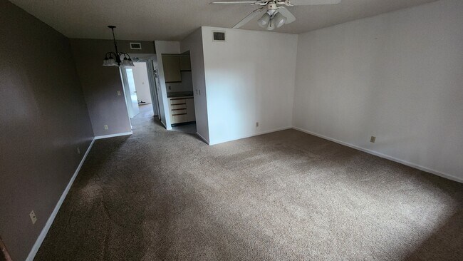 Foto del edificio - 911 SW South River Dr