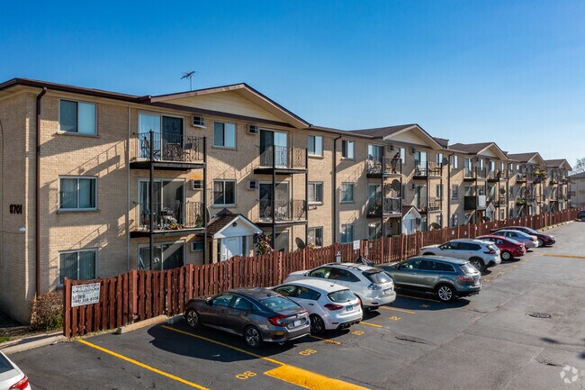 Foto del edificio - 8701 W FOSTER Ave